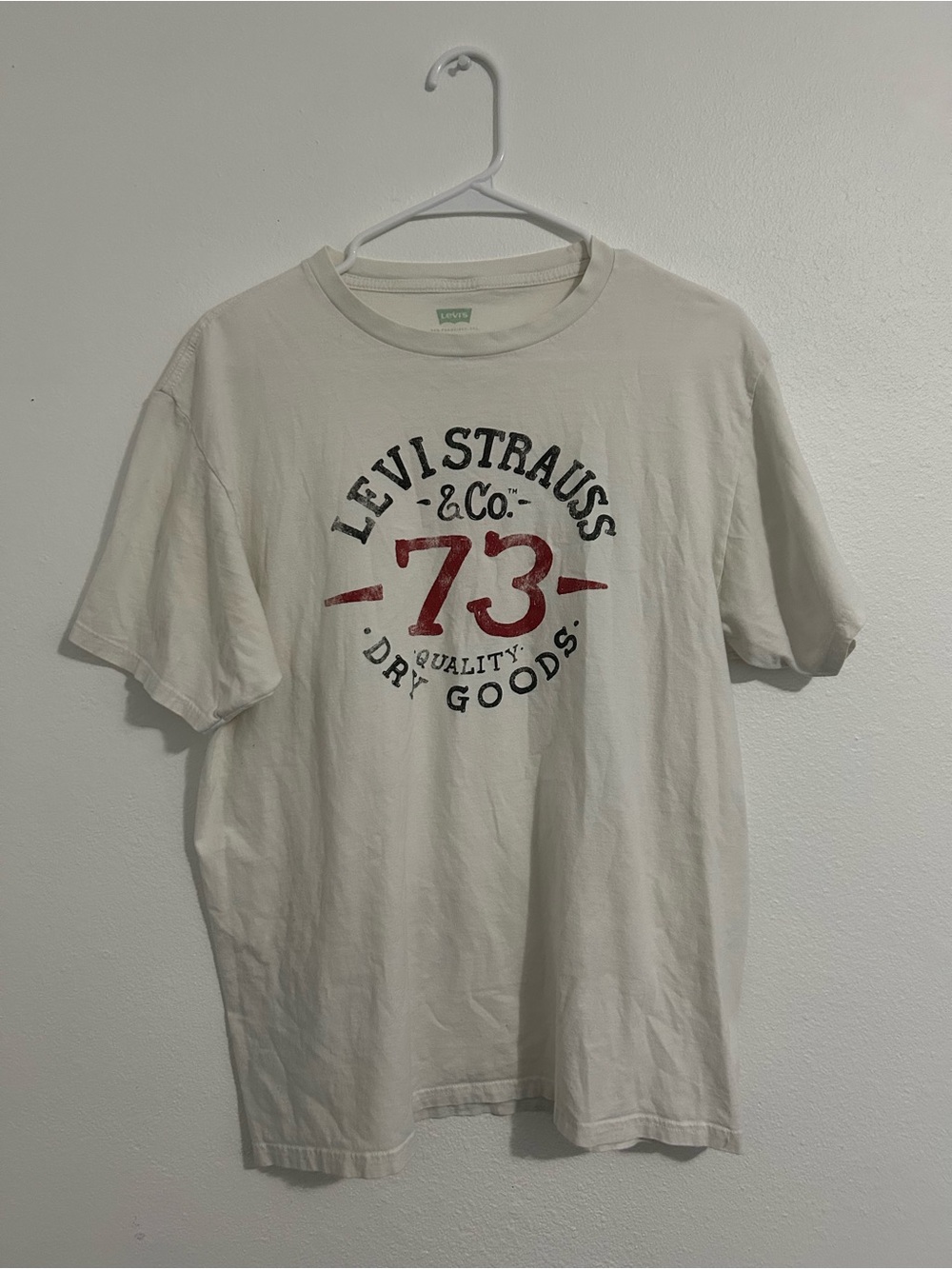 Levi's Men's Cream Graphic Tee with Red '73 Emblem